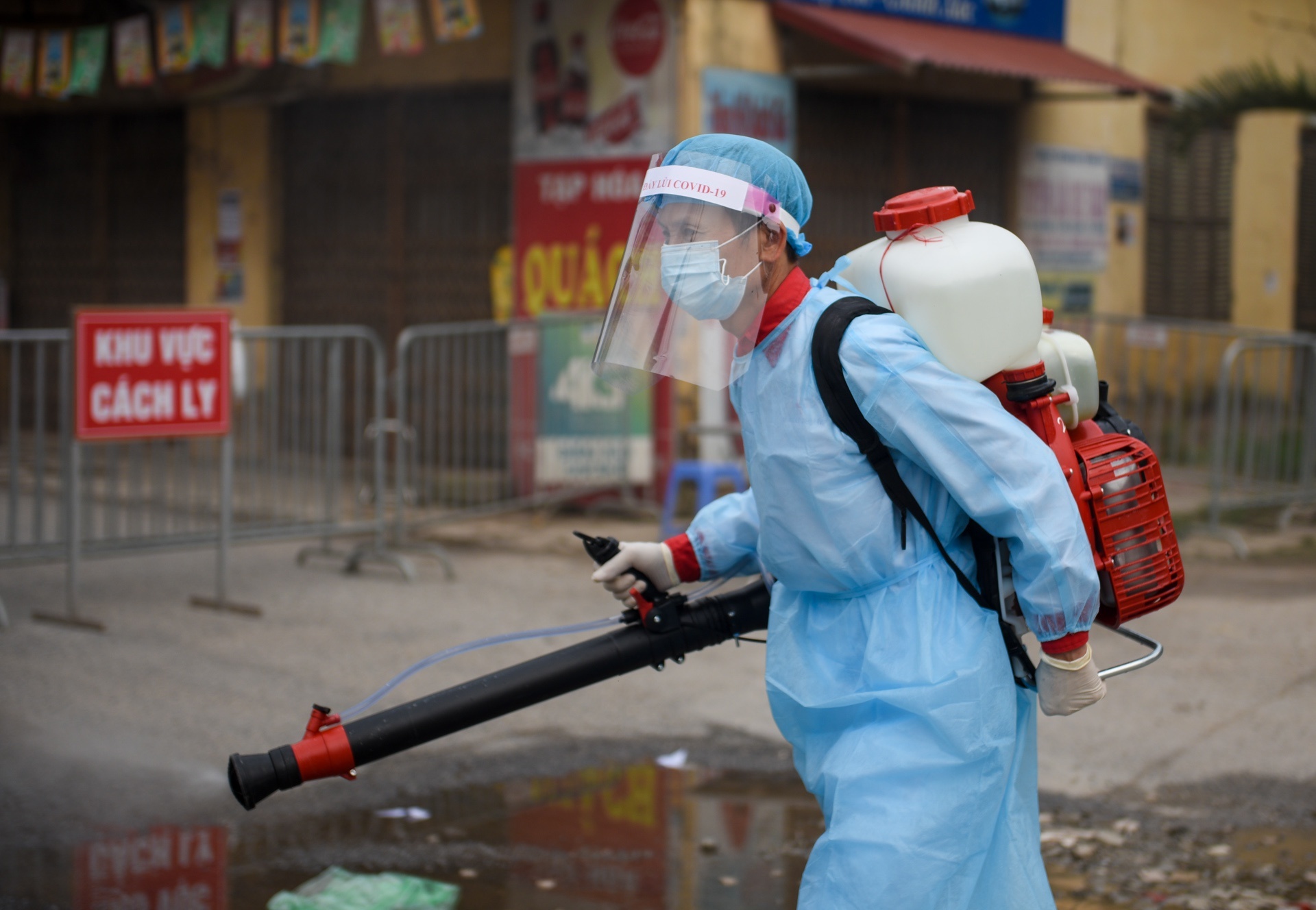 o dich Covid-19 Ha Loi,  dich Covid-19 ngay 15/4 anh 2