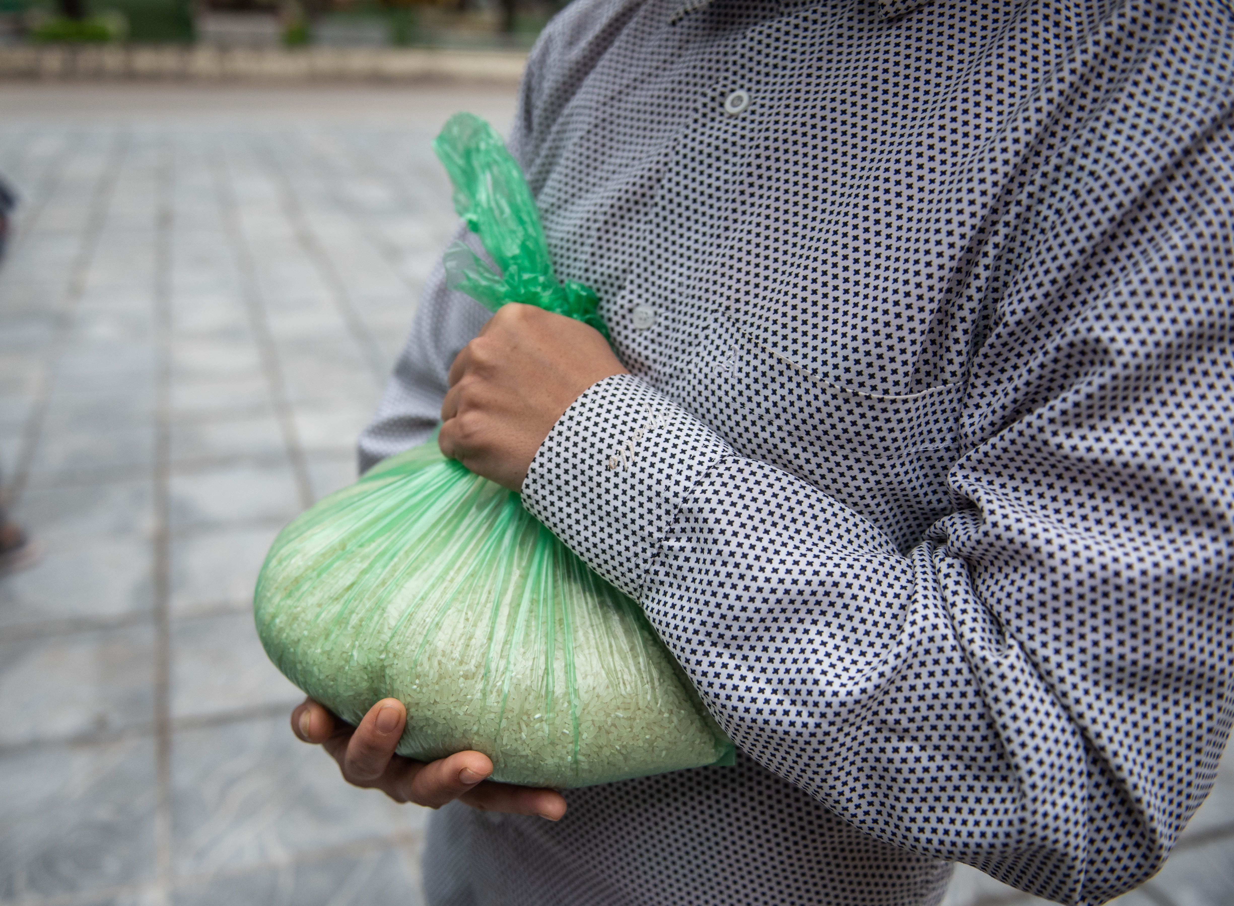 Khong duoc ep nguoi dan tu choi nhan ho tro do dich Covid-19 hinh anh