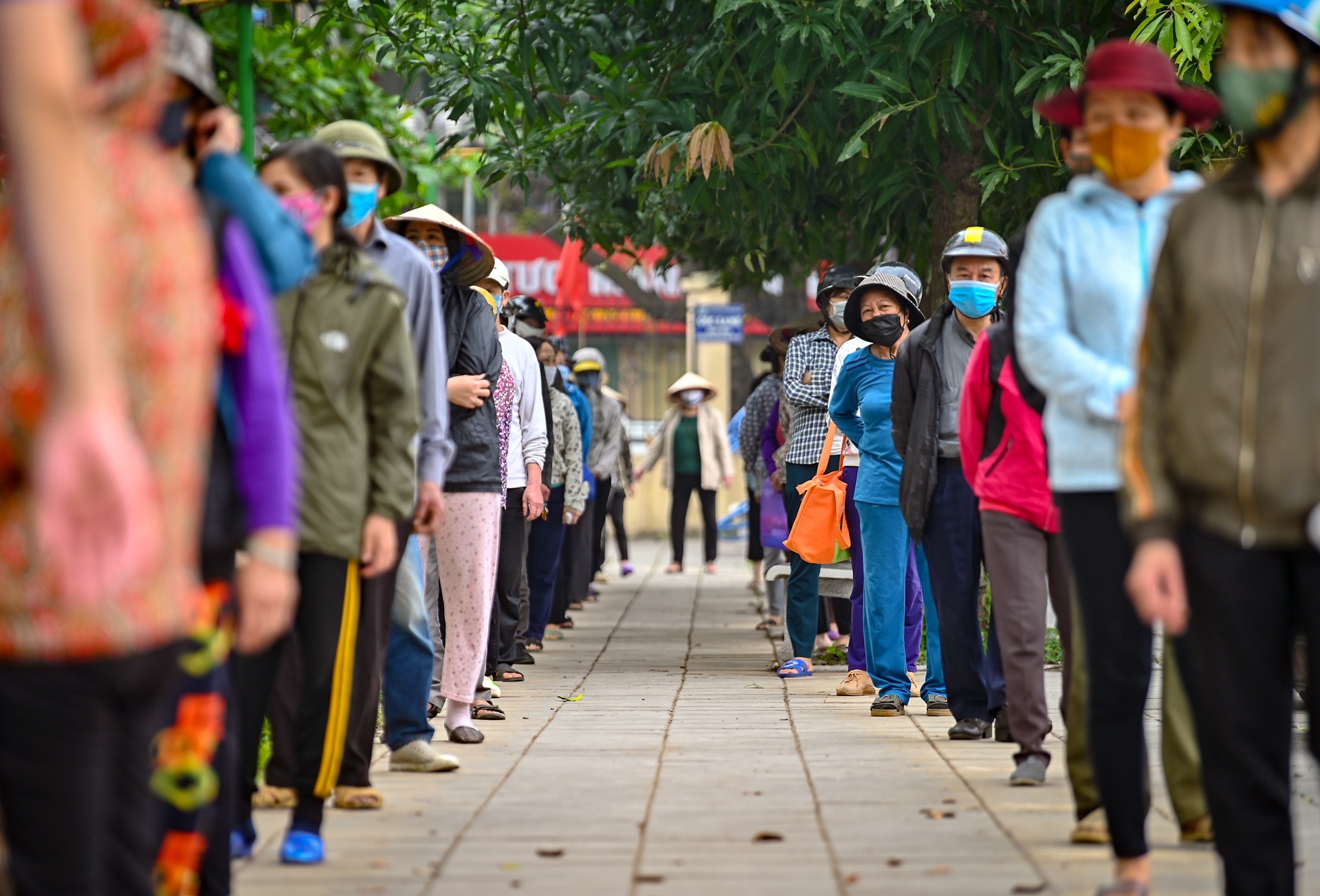 dich Covid-19 Ha Noi ngay 17/4, anh 1