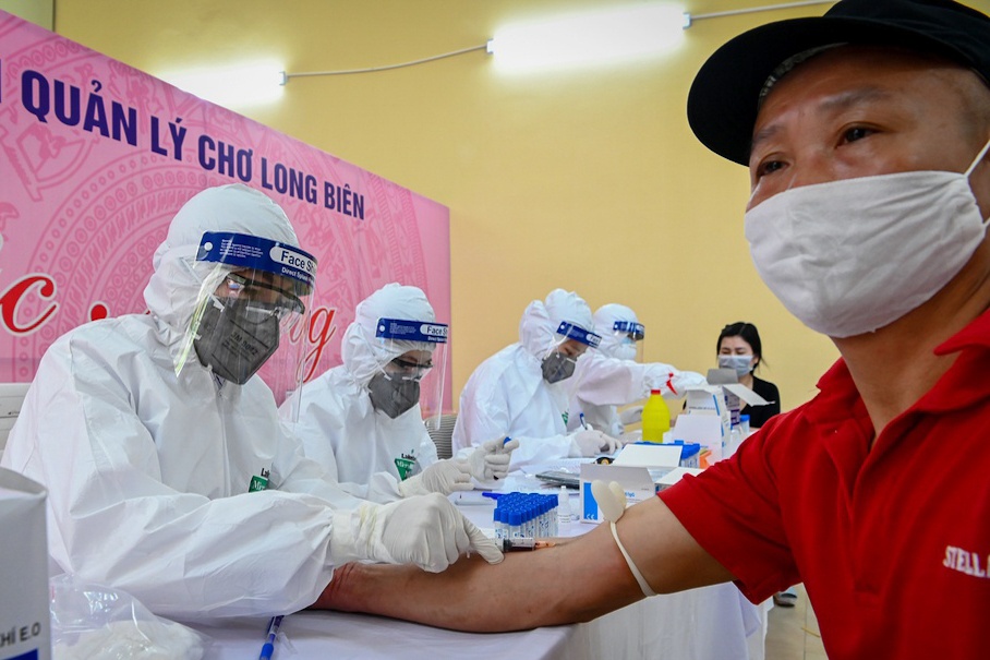 Ha Noi ra soat lai mua sam thiet bi y te anh 1