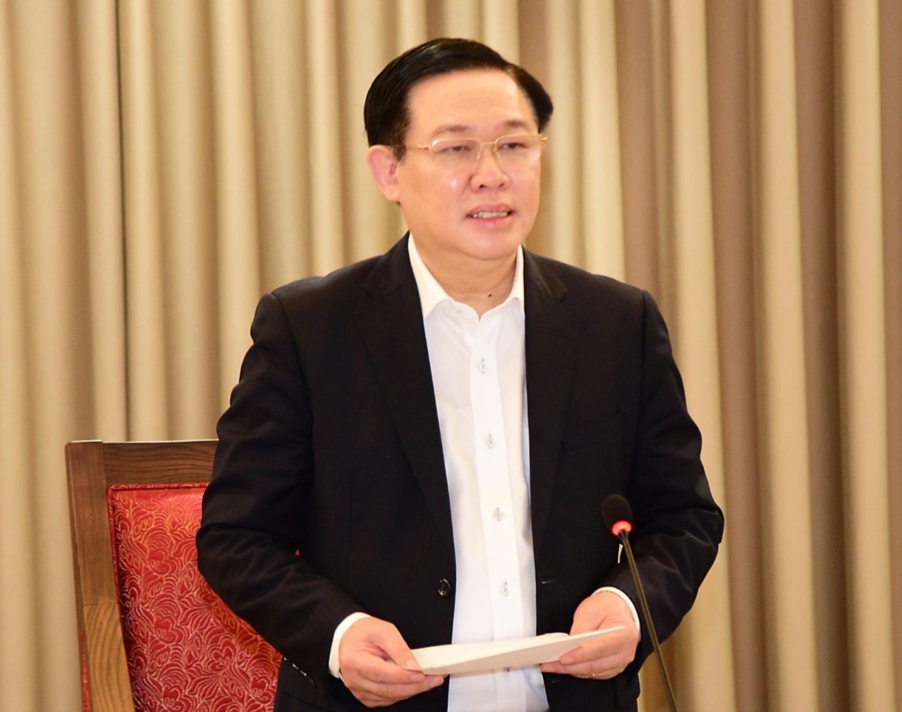 Bi thu Ha Noi yeu cau 'giam thu thi phai giam chi' hinh anh