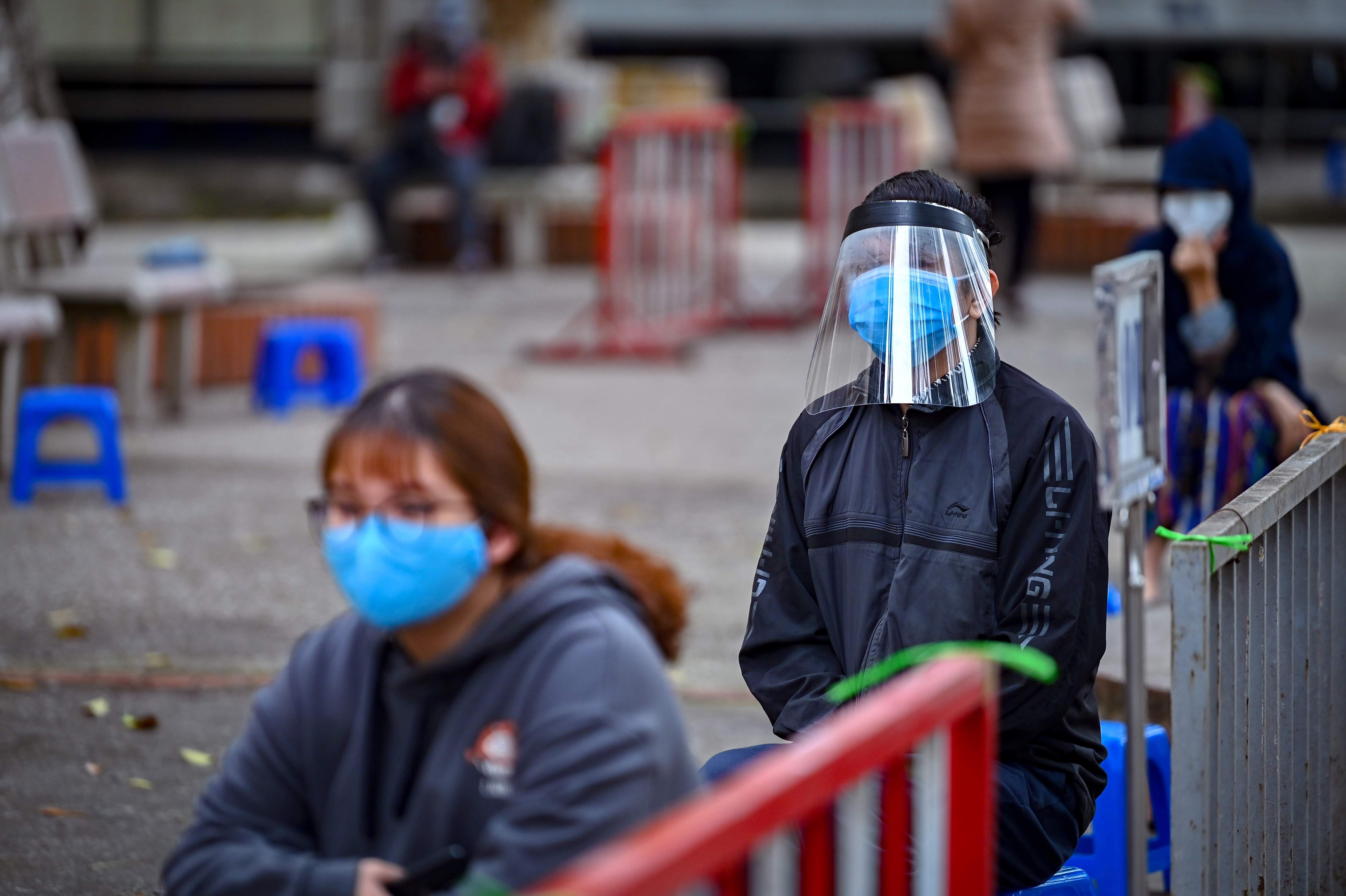 Ha Noi de xuat xuong nhom co nguy co thap dich Covid-19 hinh anh