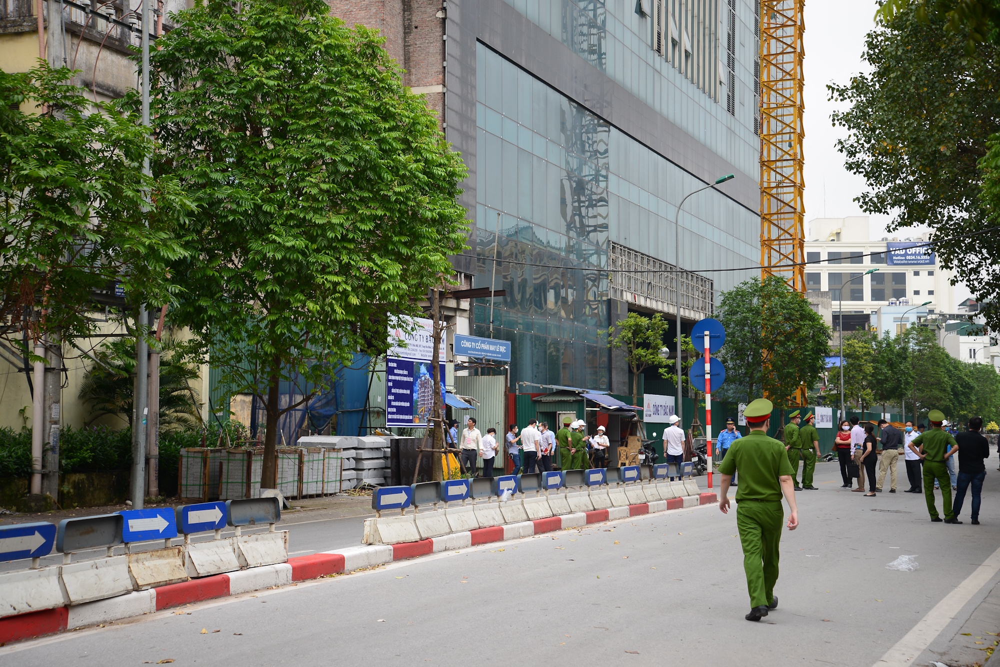 thao do toa nha 8B Le Truc anh 1