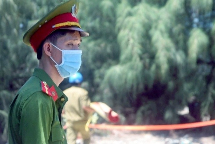 Tam giu nghi pham sat hai be gai 13 tuoi hinh anh