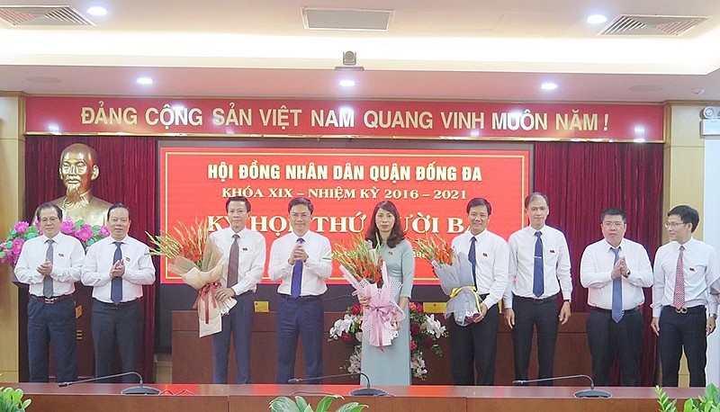 ong Dang Viet Quan lam chu tich quan Dong Da anh 1