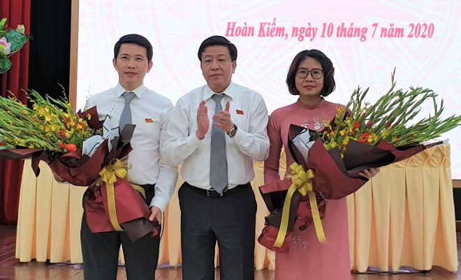 Pham Tuan Long chu tich quan Hoan Kiem anh 1