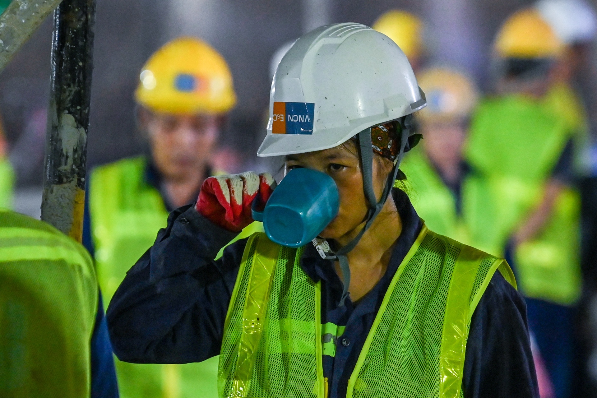 Ha Noi bo dieu kien dang ky ho khau anh 1