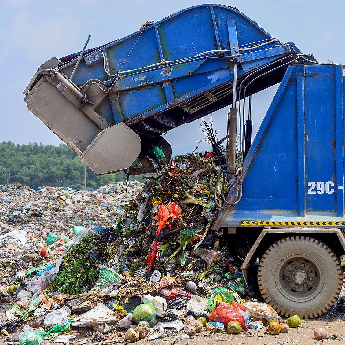 nha may dien rac Ha Noi,  chan xe bai rac Nam Son anh 1