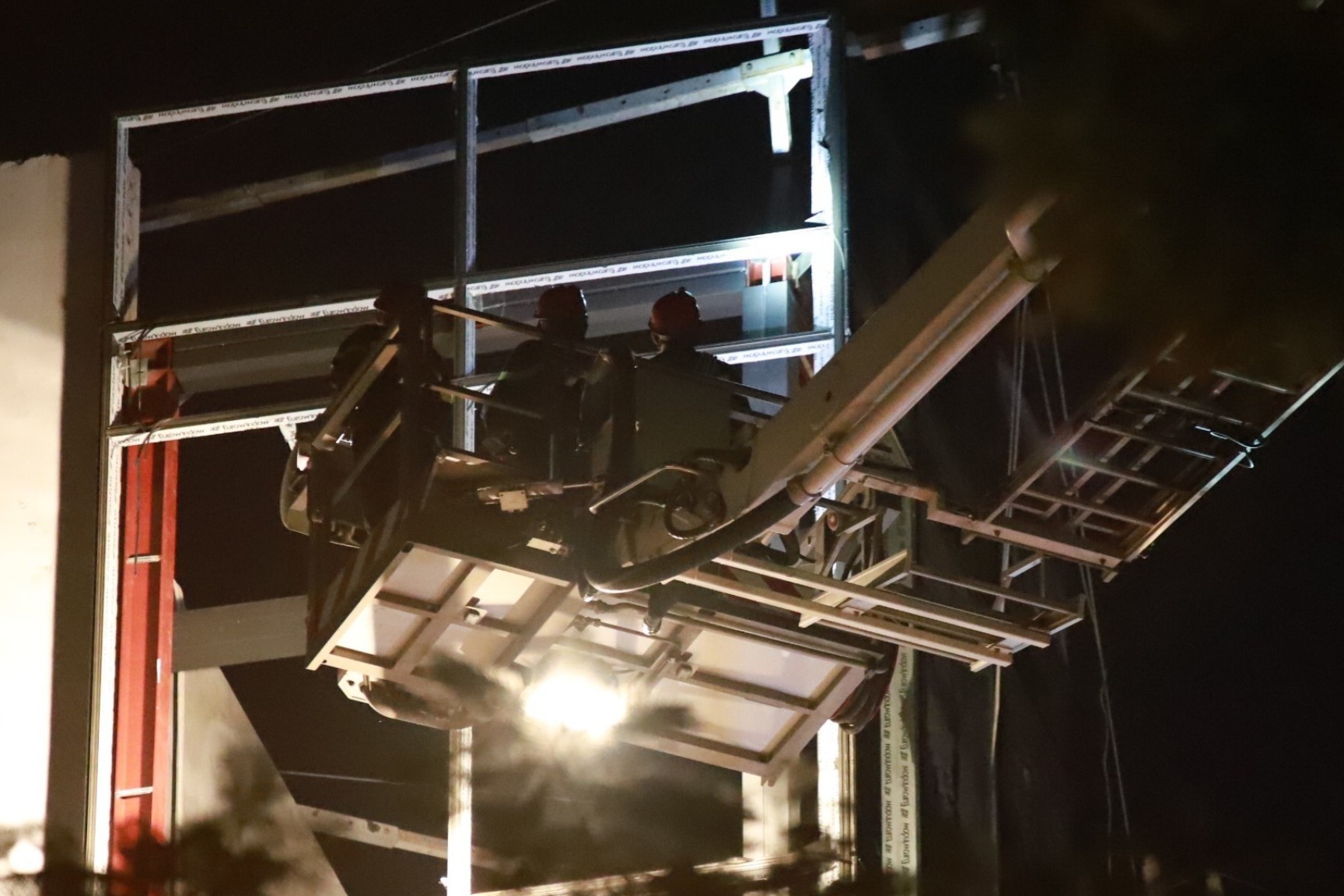 Sap gian giao o Ha Noi, 3 nguoi chet hinh anh