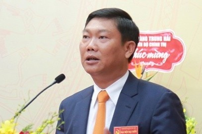 Ong Do Anh Tuan lam Bi thu Quan uy Tay Ho hinh anh