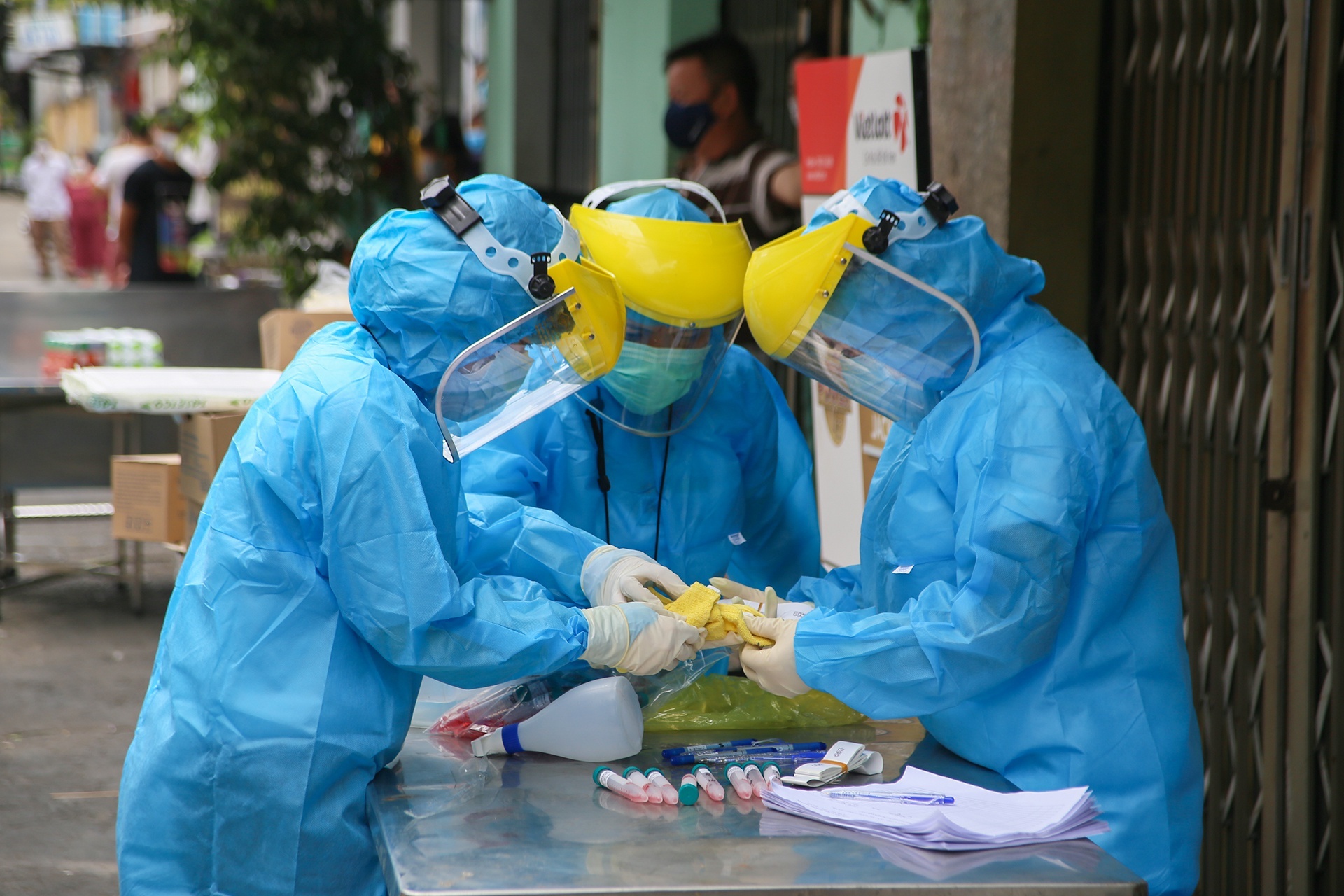 Ha Noi yeu cau 'xe khach khong duoc cho qua 20 nguoi' hinh anh