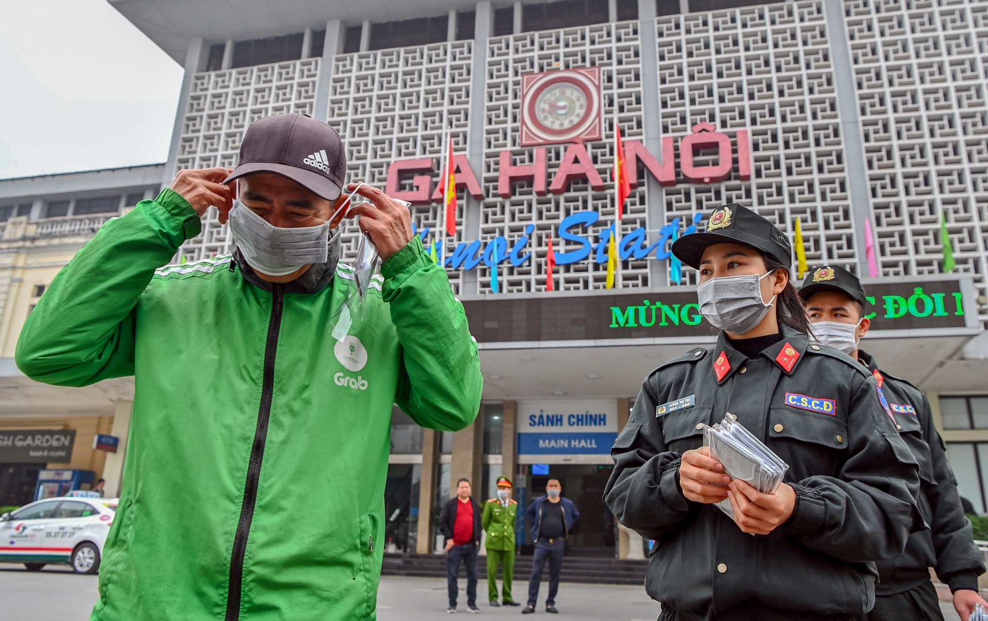 Ha Noi de nghi nguoi dan han che di chuyen trong dip Tet hinh anh