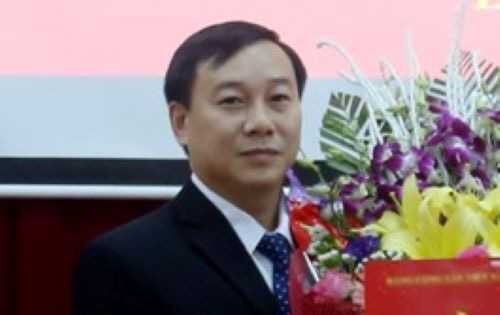 Chu tich UBND TP Yen Bai Hoang Xuan Dan dot tu hinh anh