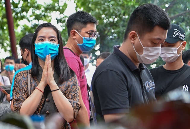 Ha Noi yeu cau lam ro viec tu tap dong nguoi o phu Tay Ho hinh anh