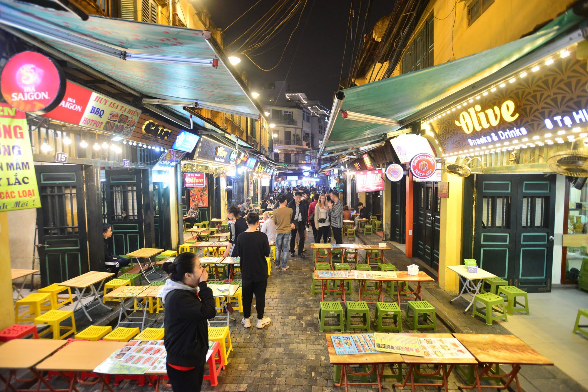 Quan Hoan Kiem muon to chuc dich vu vui choi xuyen dem hinh anh