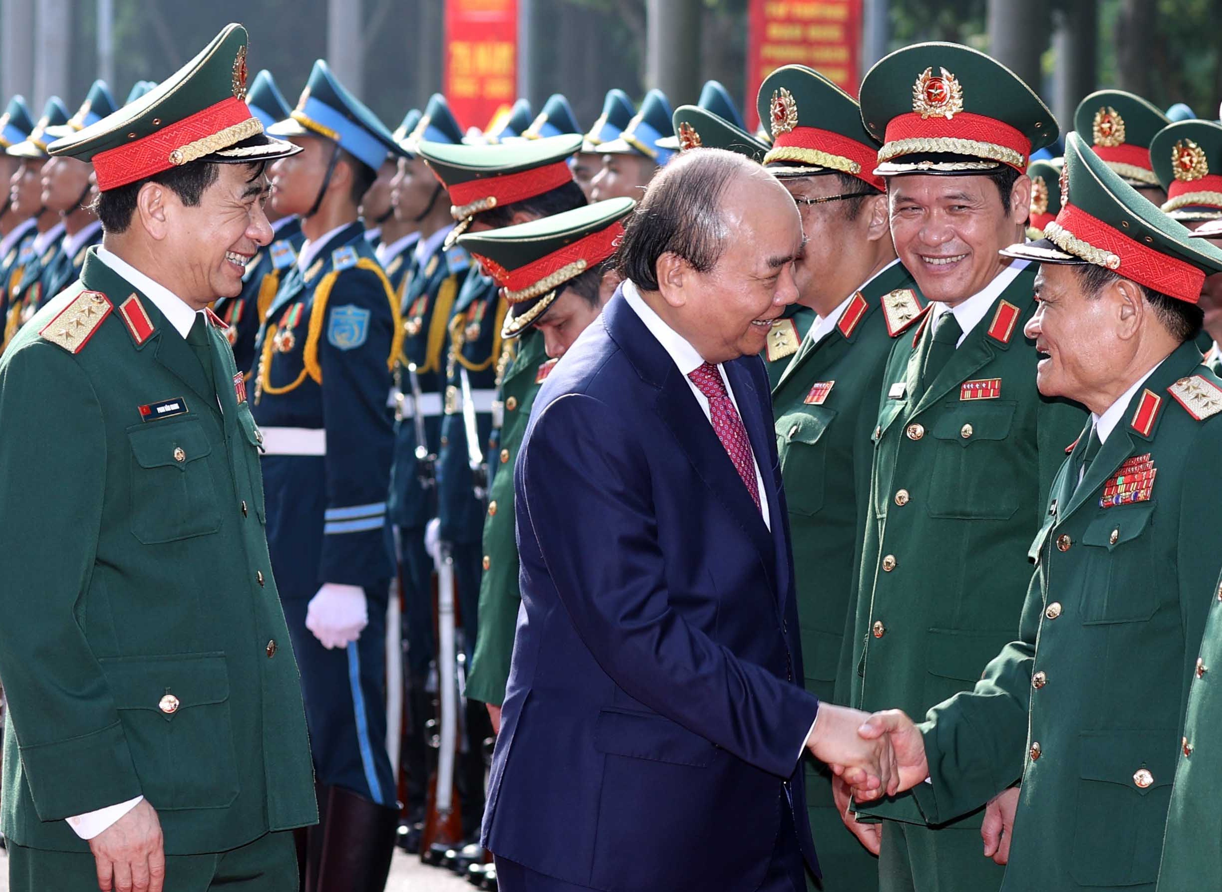 Thu tuong bo nhiem nhieu nhan su cap cao Bo Quoc phong hinh anh