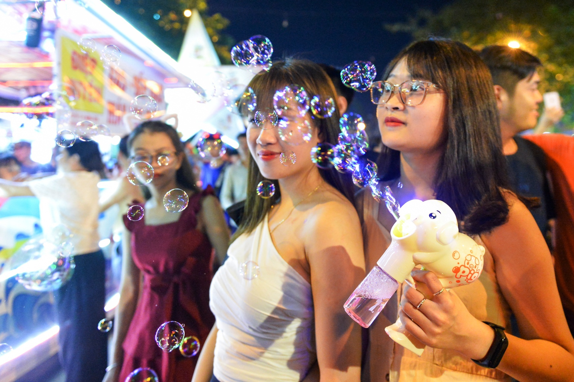 Ha Noi cam xe 5 tuyen pho de phuc vu le hoi Trung Thu hinh anh