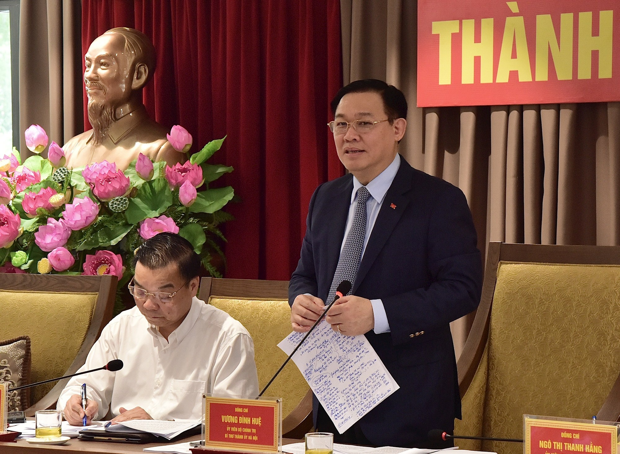 Bi thu Ha Noi,  Khong de can bo tron vo anh 1