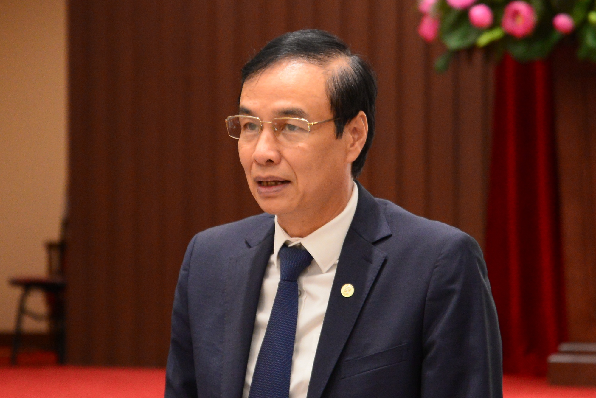 Ha Noi kiem tra thu nhap, con em hoc nuoc ngoai cua nhan su khoa moi hinh anh