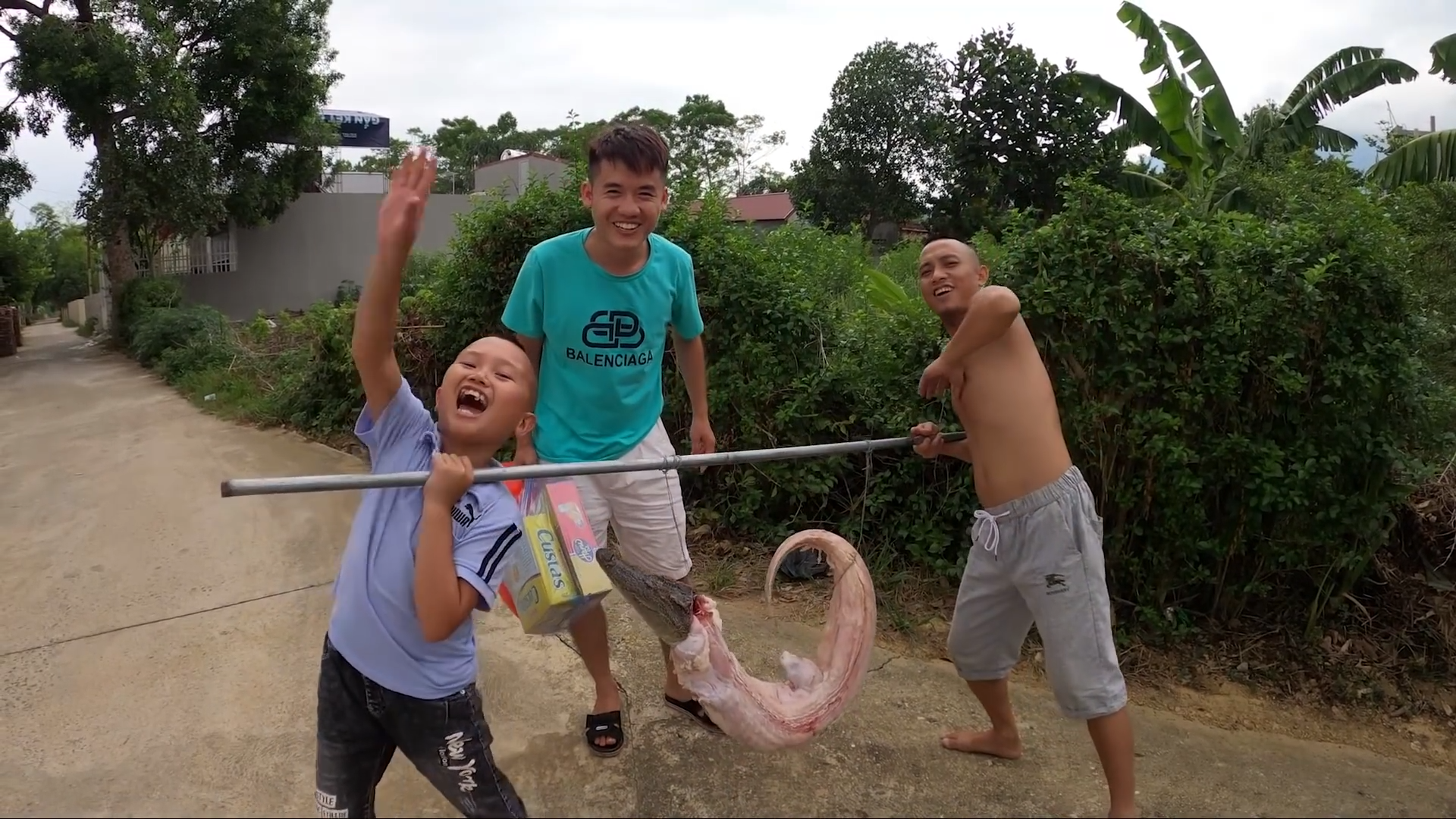 xử phạt Hưng Vlog,  kênh Youtube Hưng Vlog ảnh 4 xu phat Hung Vlog,  kenh Youtube Hung Vlog anh 4