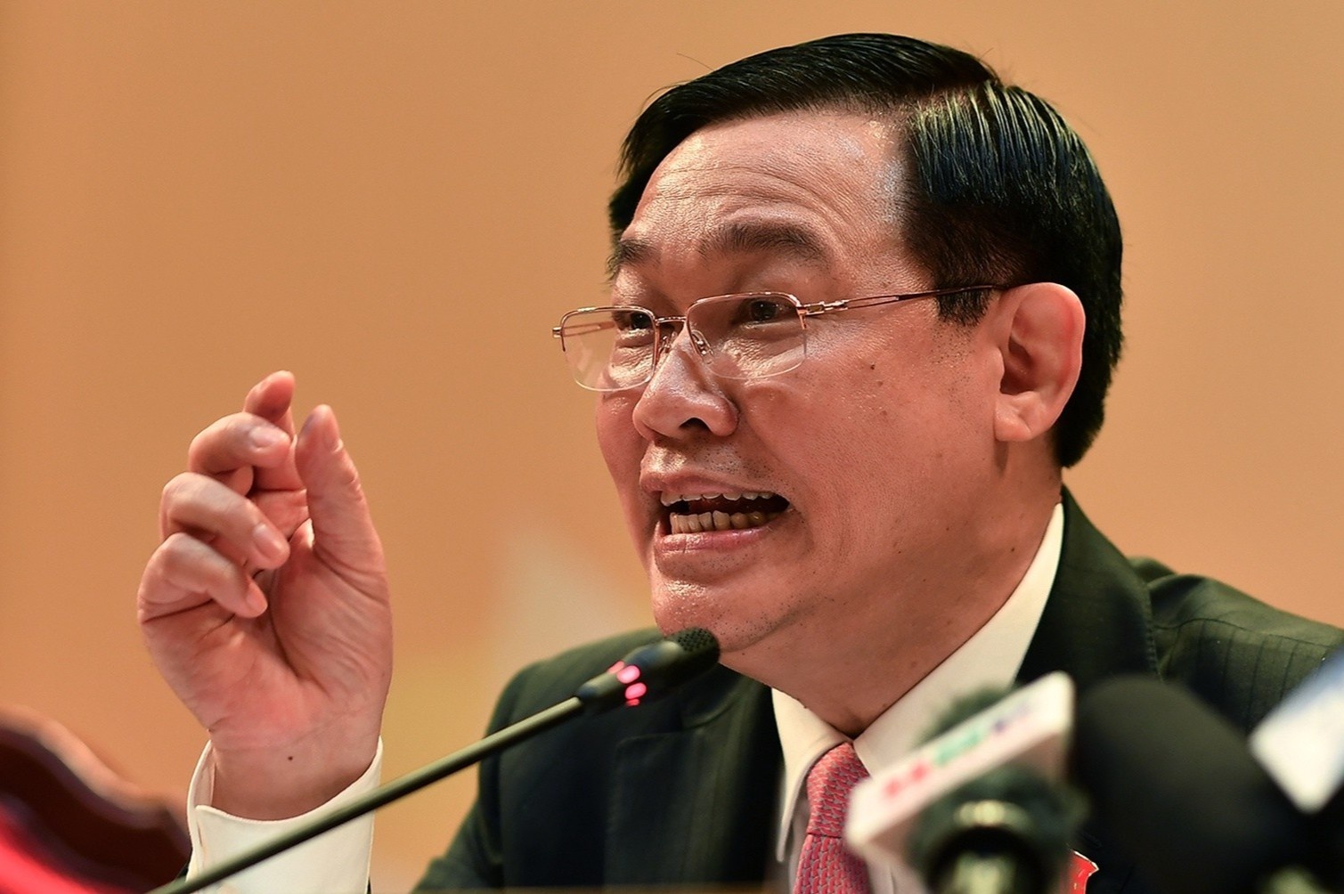 Bi thu Ha Noi: 'Cac dong chi lam gi, dung nghi tren khong biet' hinh anh