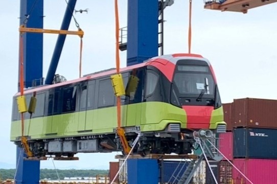 Doan tau tuyen Nhon - Ga Ha Noi cap cang Hai Phong hinh anh