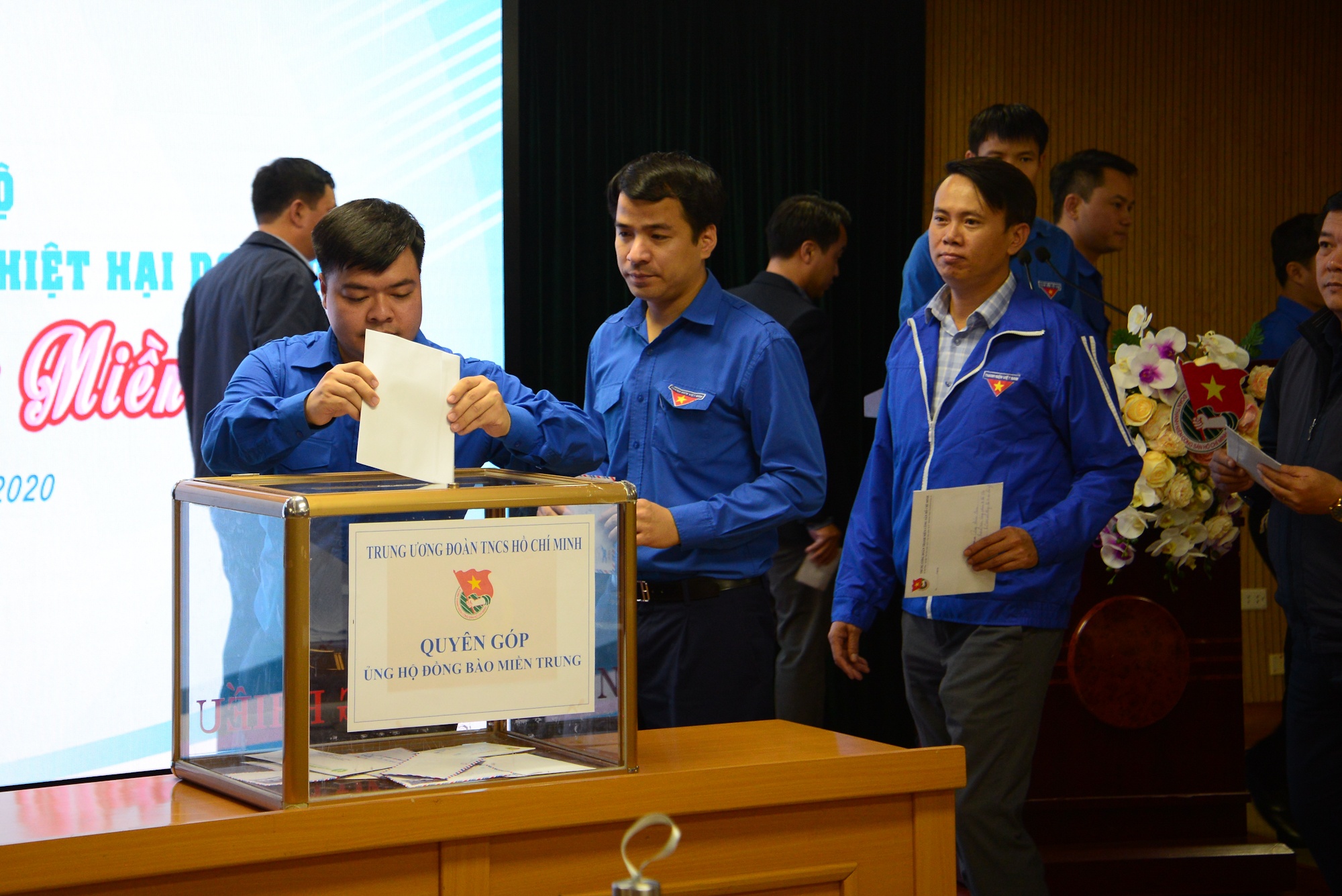 ung ho mien trung 20 ty dong anh 1