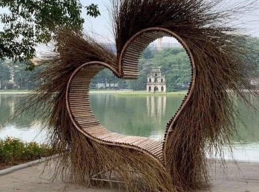 Di doi 'trai tim gai goc' o ho Guom hinh anh