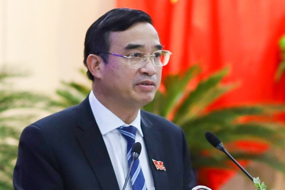 Tieu su ong Le Trung Chinh, tan Chu tich UBND Da Nang hinh anh