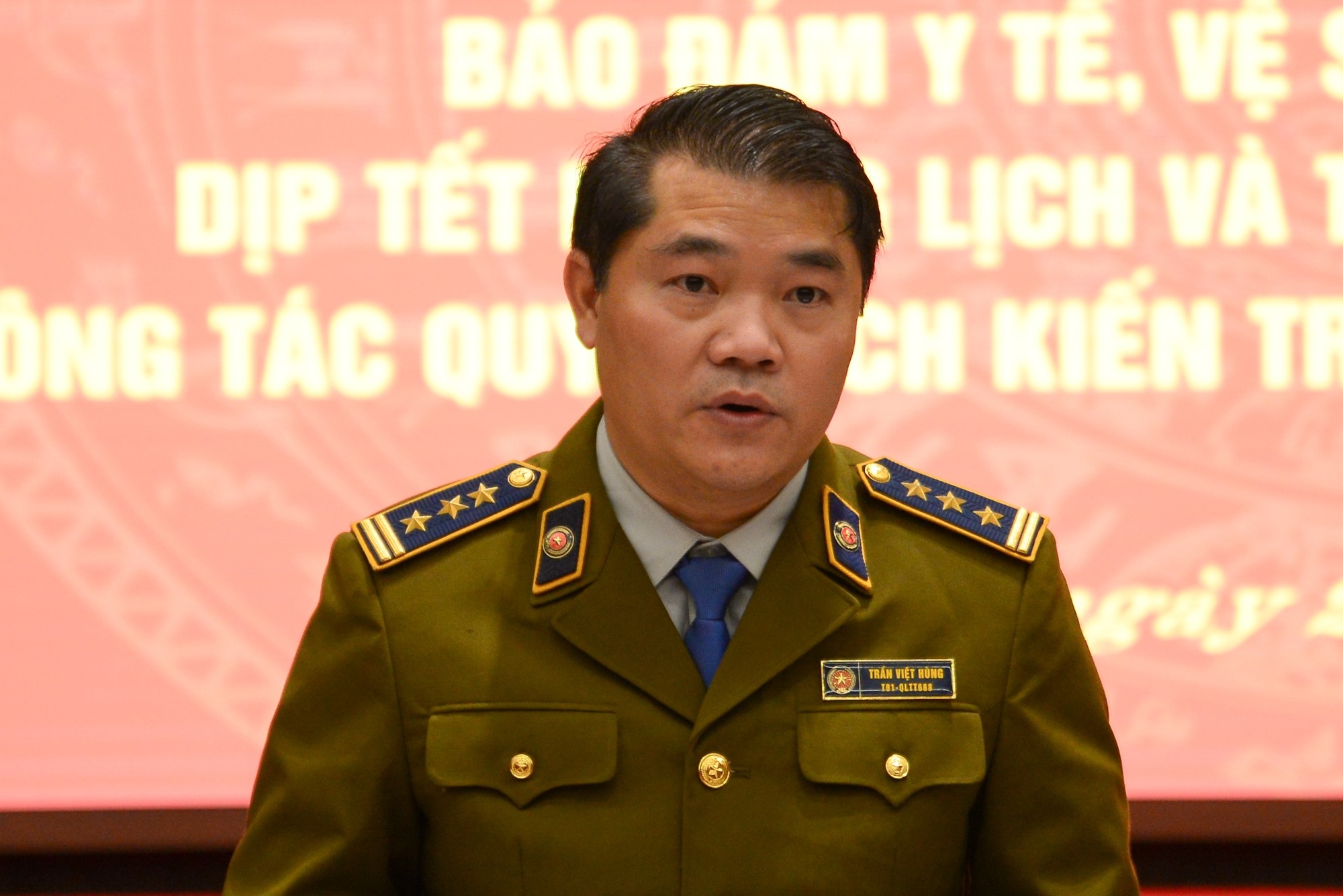 cam chat dao rung choi Tet anh 1