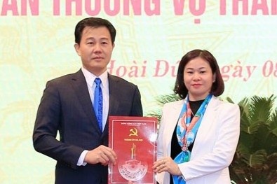 Ong Nguyen Xuan Dai lam Bi thu Huyen uy Hoai Duc hinh anh