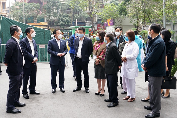 ca mac Covid-19 Ha Noi,  so ca mac Covid-19 anh 1