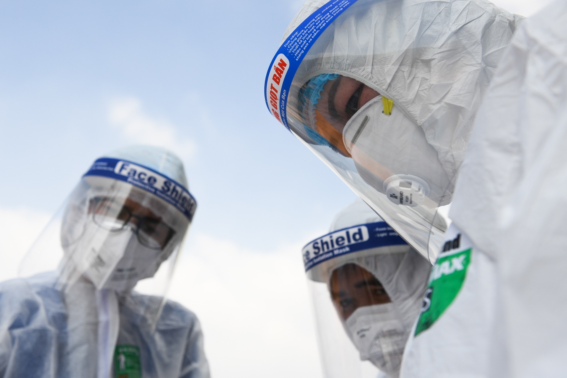 Chu tich TP thuong nong 50 trieu dong cho CDC Ha Noi hinh anh