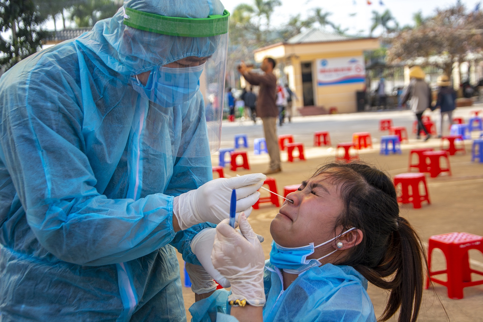 Hon 700 nguoi o toa nha Garden Hill am tinh voi SARS-CoV-2 hinh anh