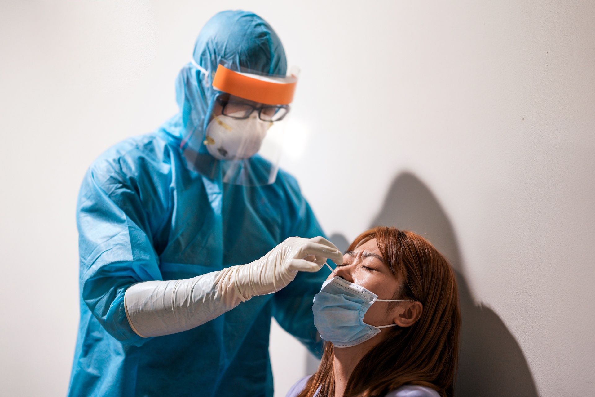 Nhieu nguoi tu nhan den tu Hai Duong de duoc xet nghiem Covid-19 hinh anh