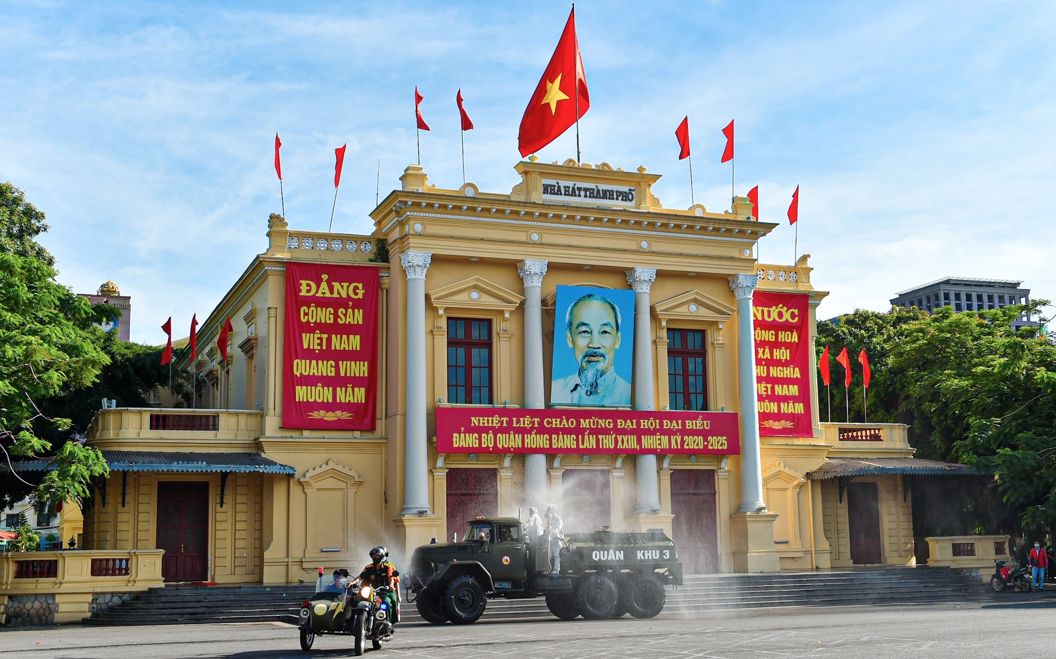 ca mac Covid-19 Hai Phong,  phun khu khuan tuyen duong anh 1