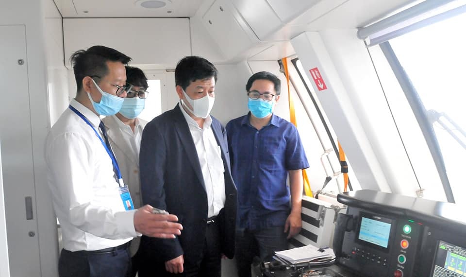 Duong sat Cat Linh - Ha Dong cham tre anh 3