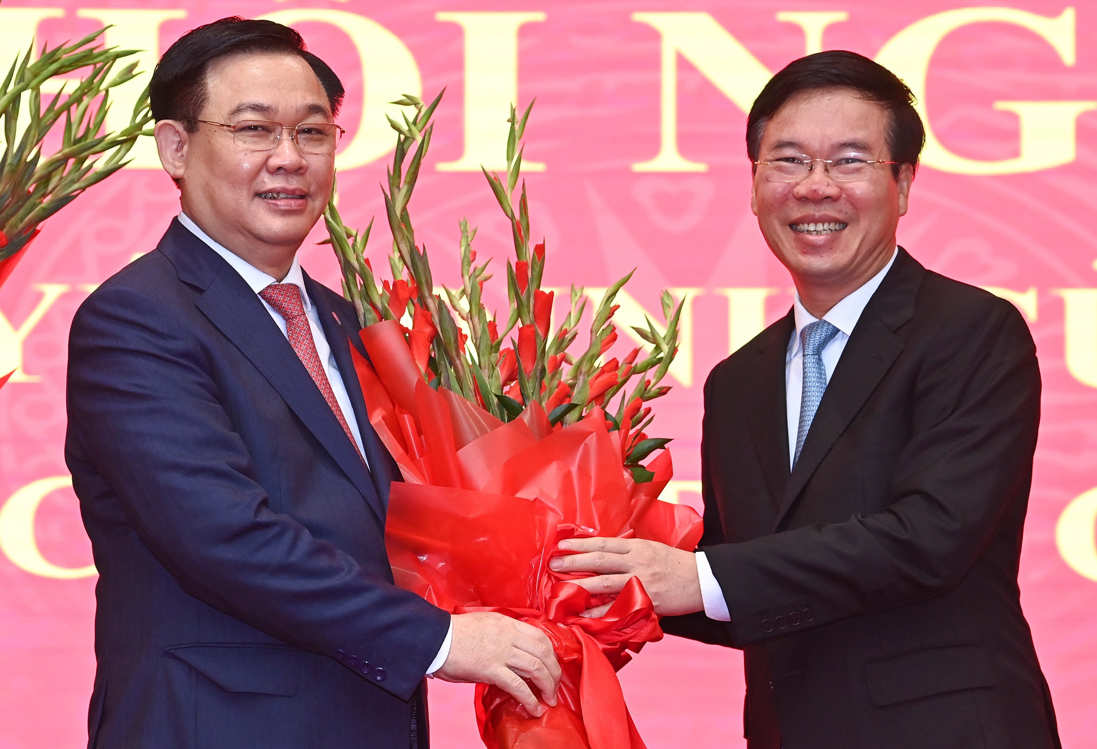 Tam su cua ong Vuong Dinh Hue sau 14 thang lam Bi thu Ha Noi hinh anh