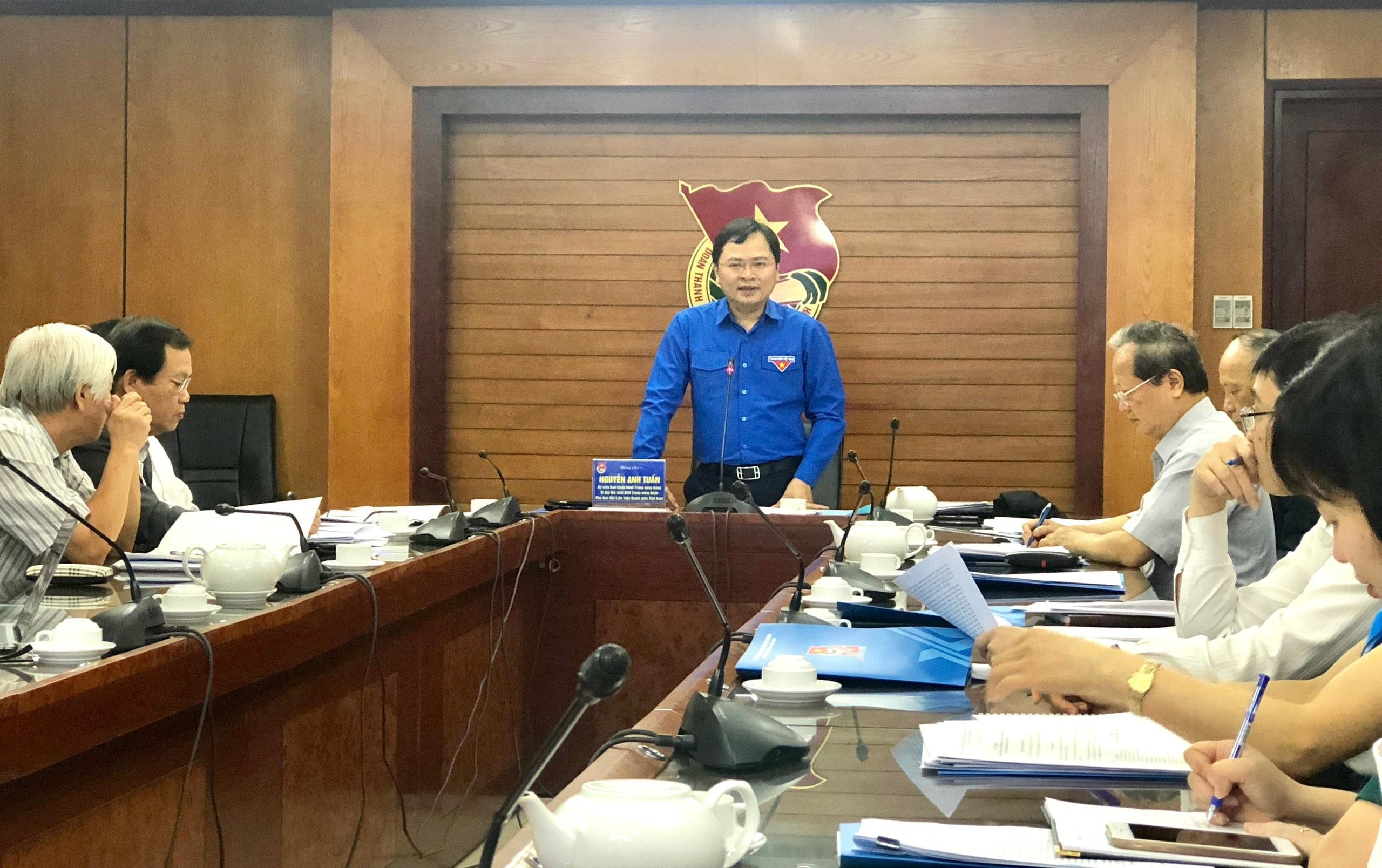 Pho thu tuong lam Chu nhiem UBQG ve Thanh nien anh 1