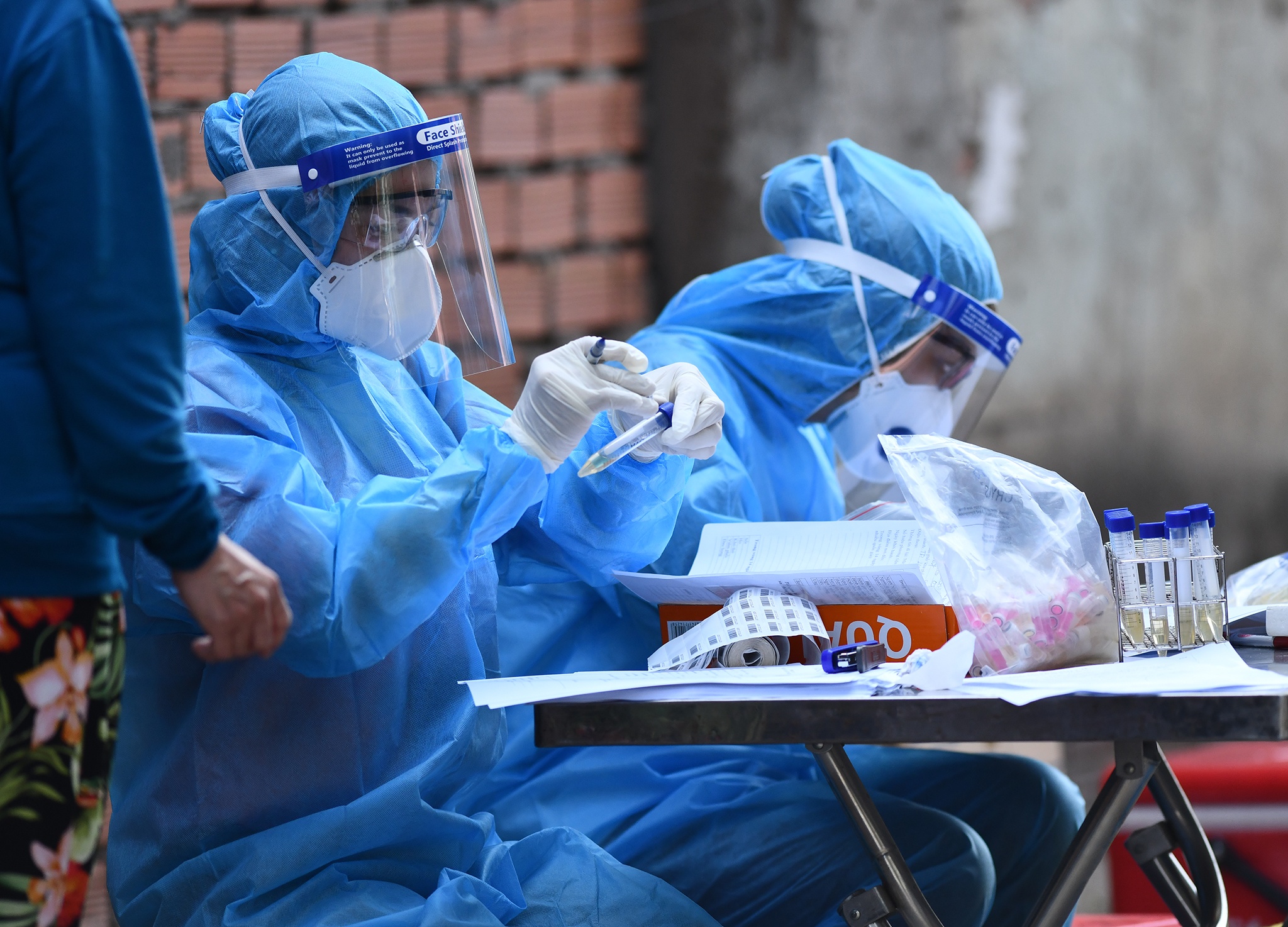 Ha Noi phong toa ngo 212 Khuong Dinh hinh anh