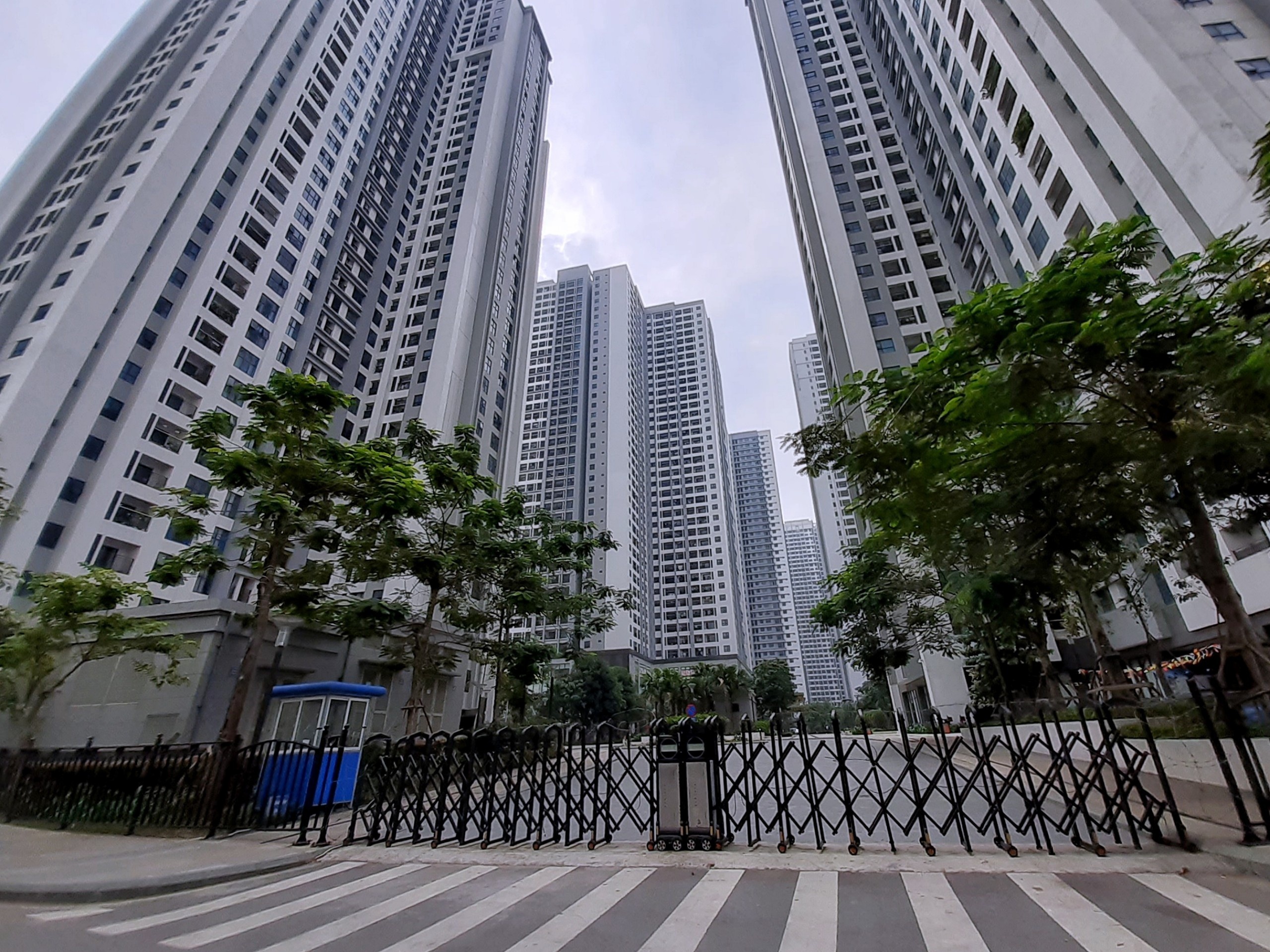 Phong toa tam thoi toa R4 chung cu Goldmark City hinh anh