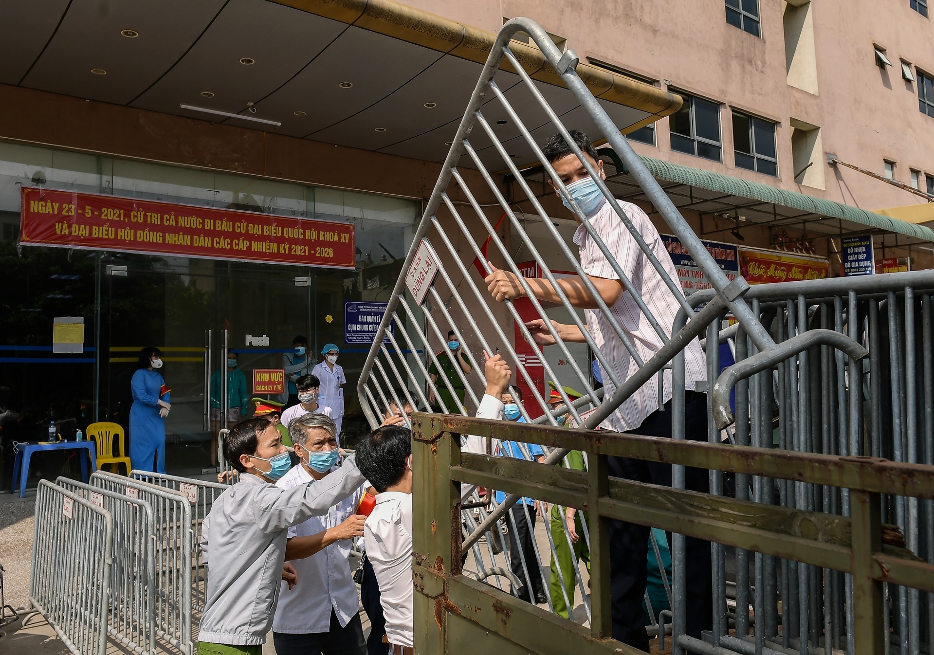 Them 3 nguoi nhiem nCoV lien quan nhan vien bao ve o Ha Noi hinh anh