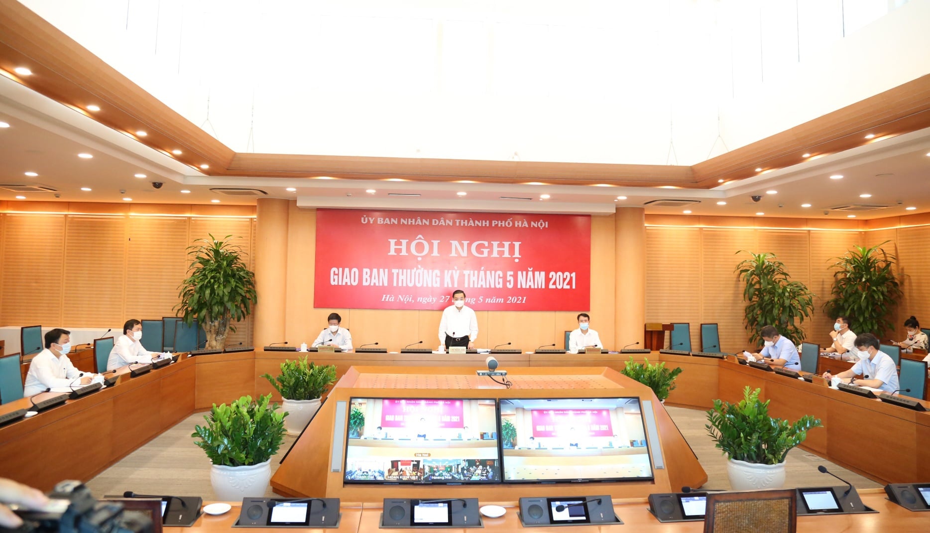 ca mac Covid-19 Ha Noi,  Bi thu Dinh Tien Dung anh 1