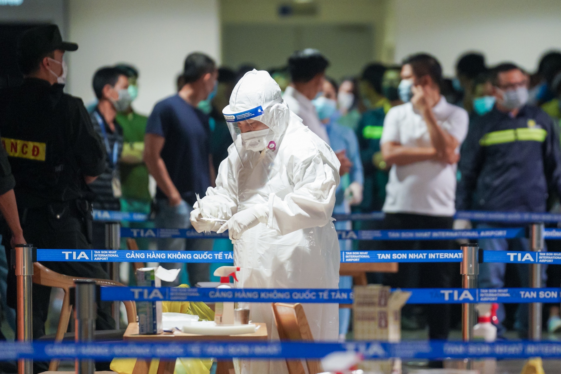 Ha Noi tim nguoi di tren chuyen bay VN1274 hinh anh