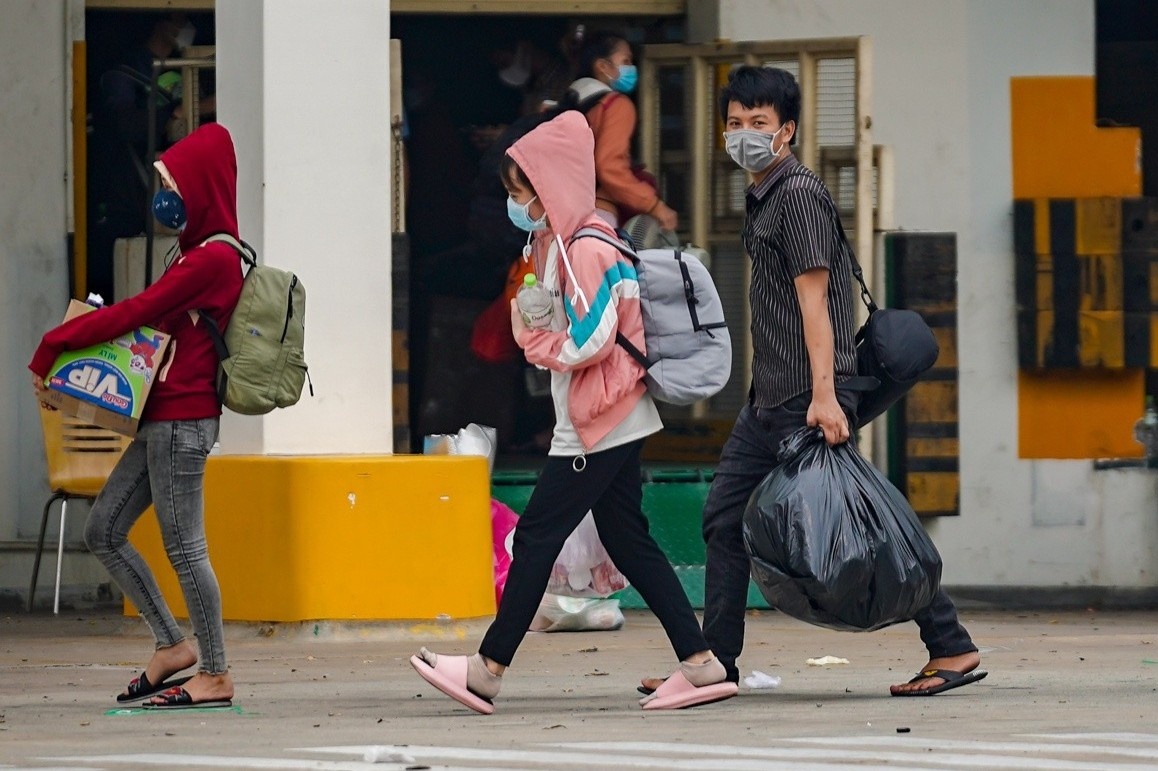 Cach ly hon 1.700 cong nhan tai Ha Noi do ca mac Covid-19 hinh anh