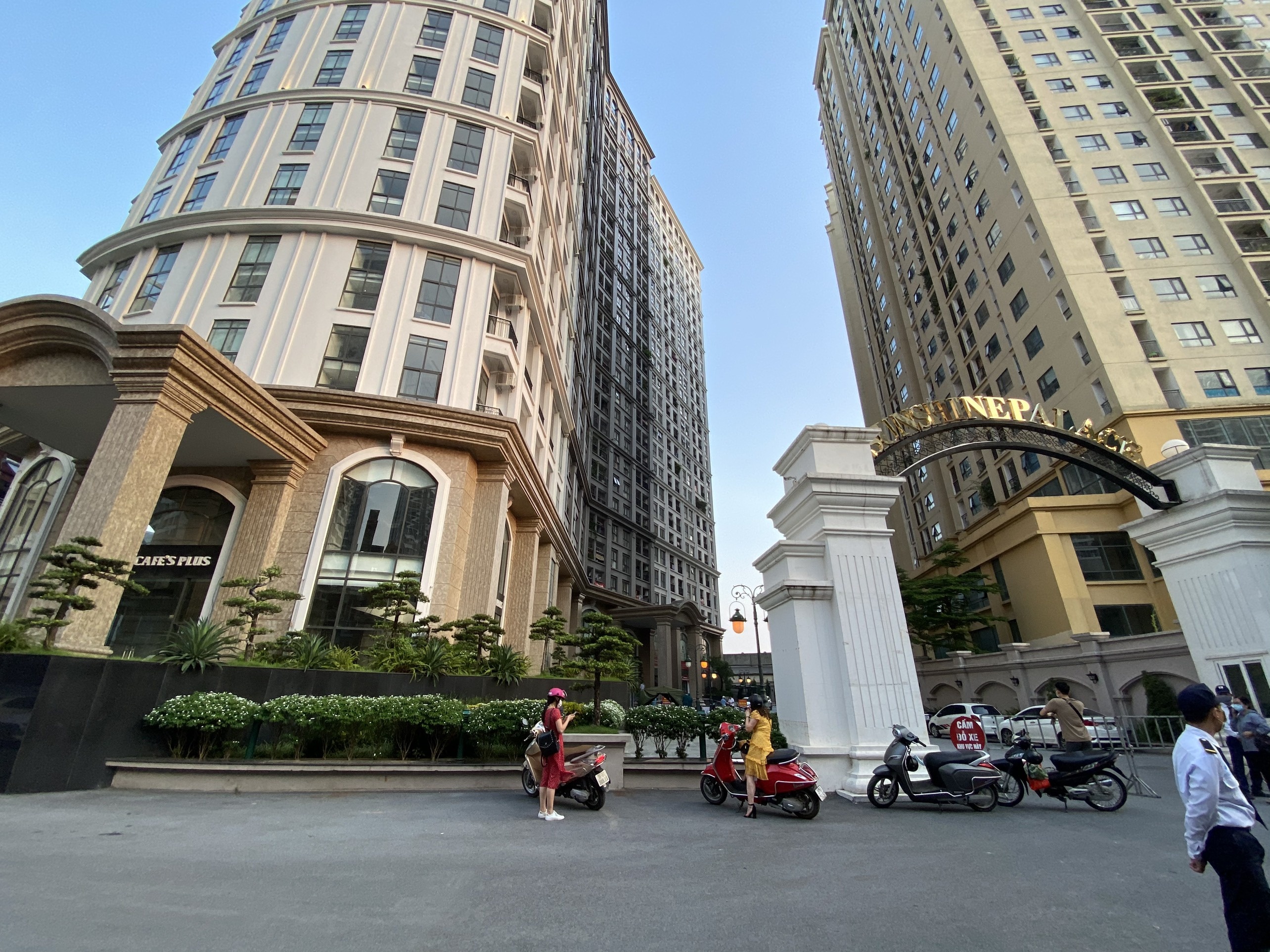 Phong toa tang 11 chung cu Sunshine Palace o Ha Noi hinh anh