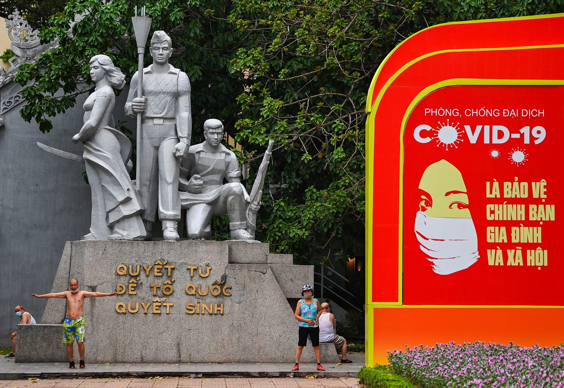 Bi thu Ha Noi: Thanh pho dang van dung linh hoat Chi thi 16 hinh anh