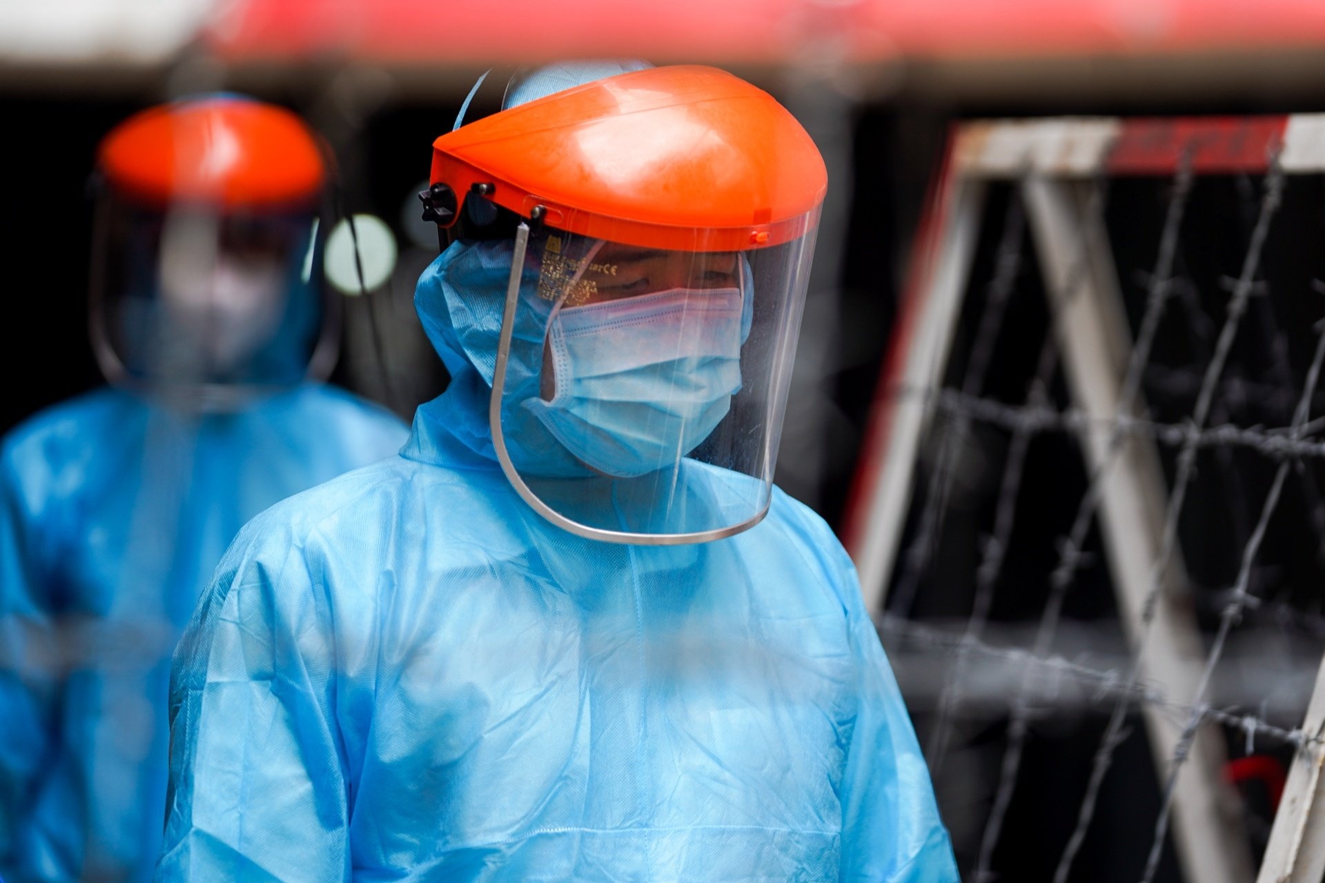 Vi sao so ca mac Covid-19 o Ha Noi tang nhung ngay qua? hinh anh