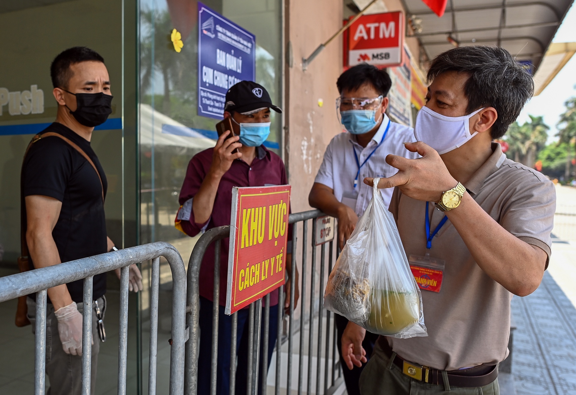 Phong toa 2 toa cua chung cu Ecohome 2 hinh anh