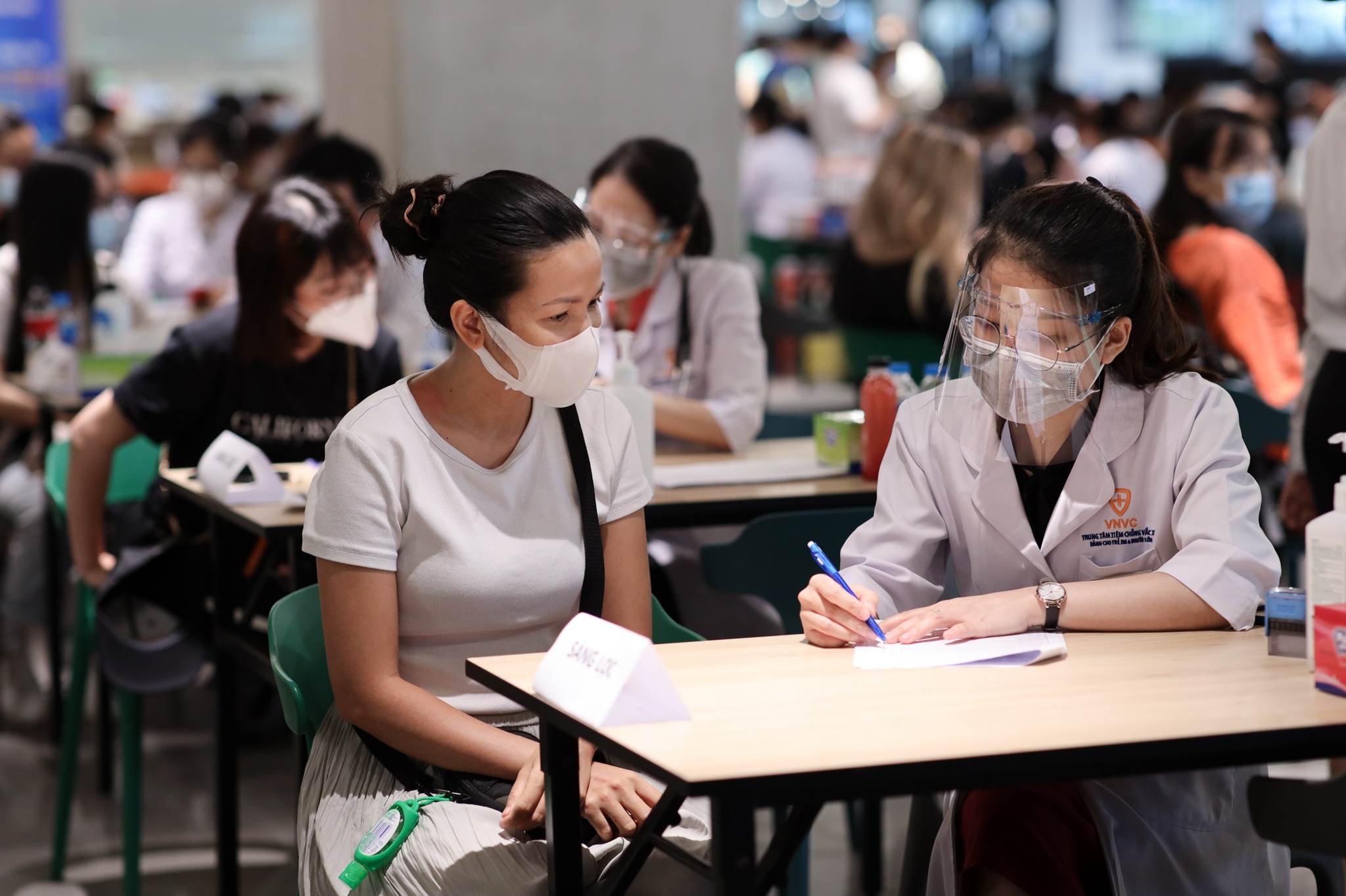 Chu tich Ha Noi keu goi toan dan thu do khai bao y te hinh anh